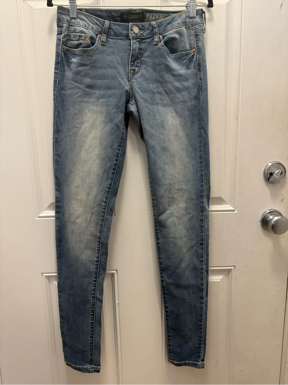 Aeropostale Light Wash Skinny Jeans - Women's 0490